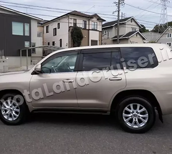 TOYOTA LANDCRUISER 200 AX-G